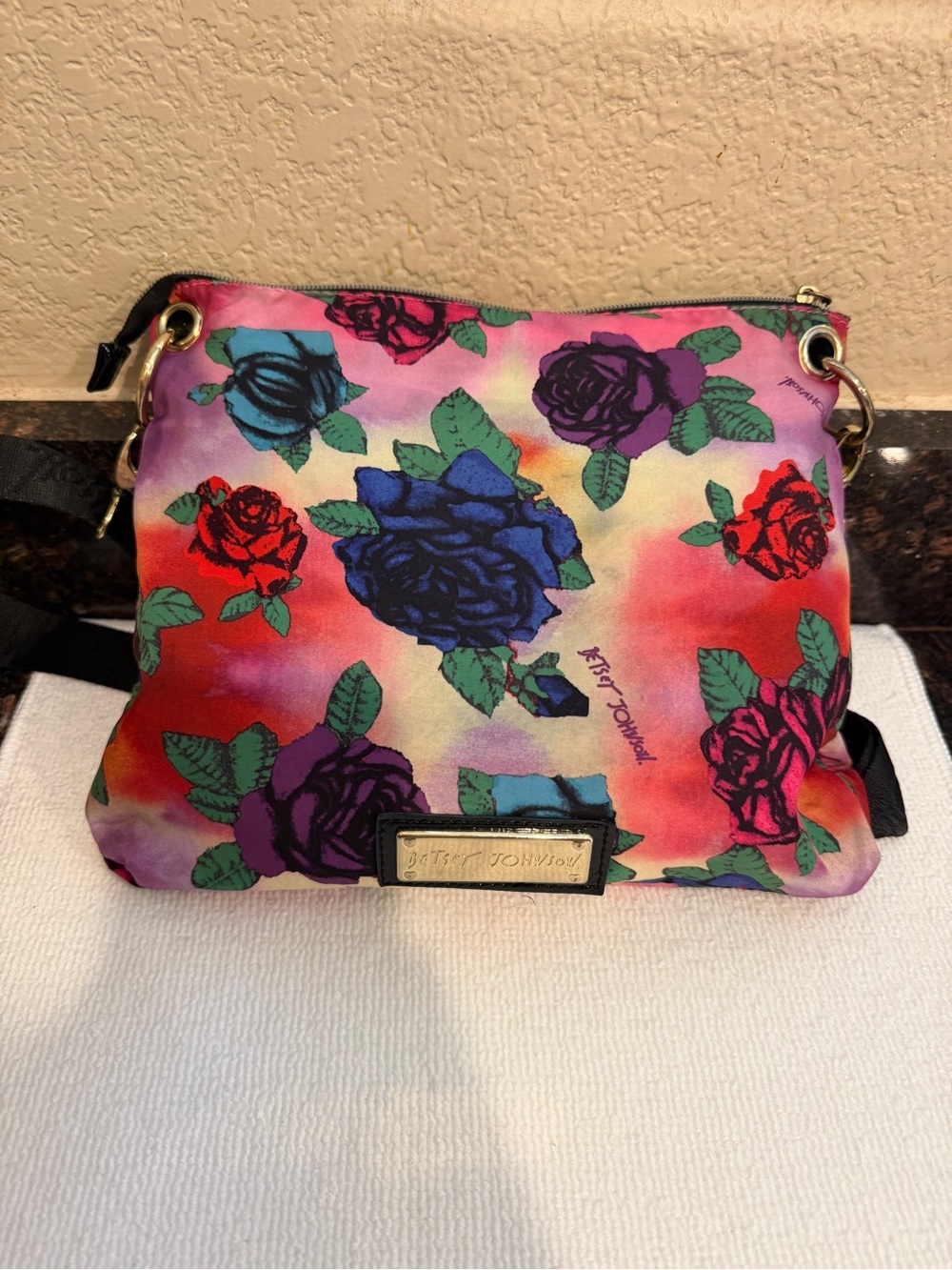 Betsey Johnson Rose Crossbody Bag Adjustable Strap 10”x12”